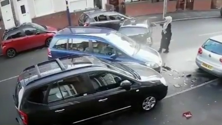 Πώς μπορείς να διαλύσεις τα πάντα σε ένα λεπτό!